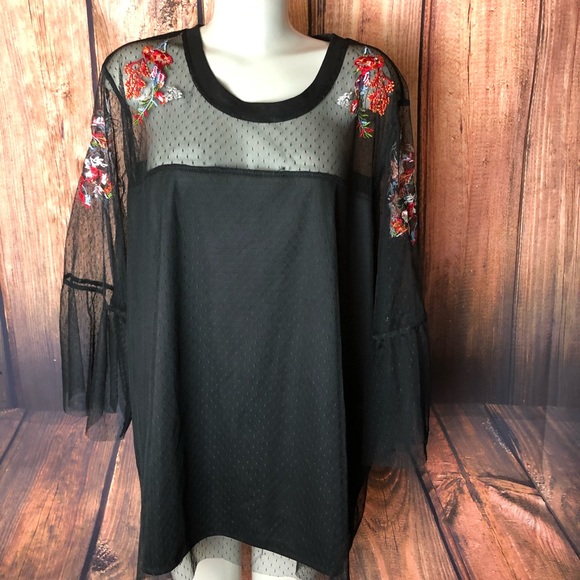 torrid Tops - Torrid size 3 top with sheer sleeves floral